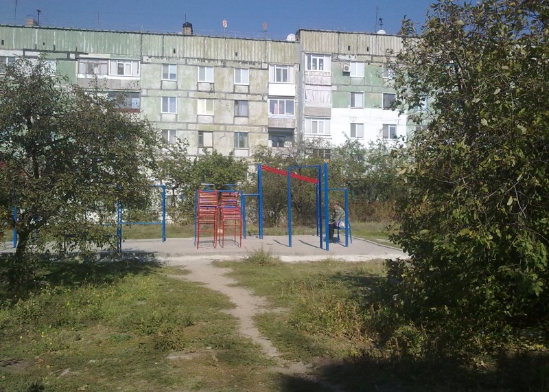 Площадка для воркаута в городе Запорожье №2600 Маленькая Современная фото