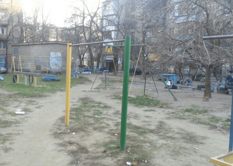 Площадка для воркаута в городе Запорожье №1963 Маленькая Советская фото