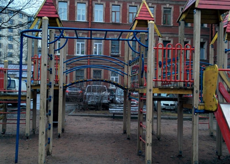 Площадка для воркаута в городе Санкт-Петербург №6393 Маленькая Современная фото