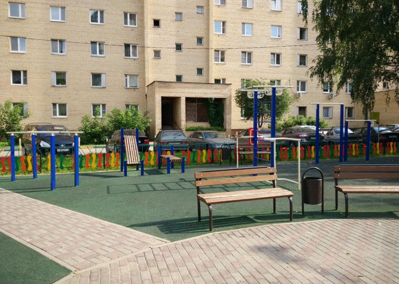Площадка для воркаута в городе Красногорск №7227 Средняя Современная фото