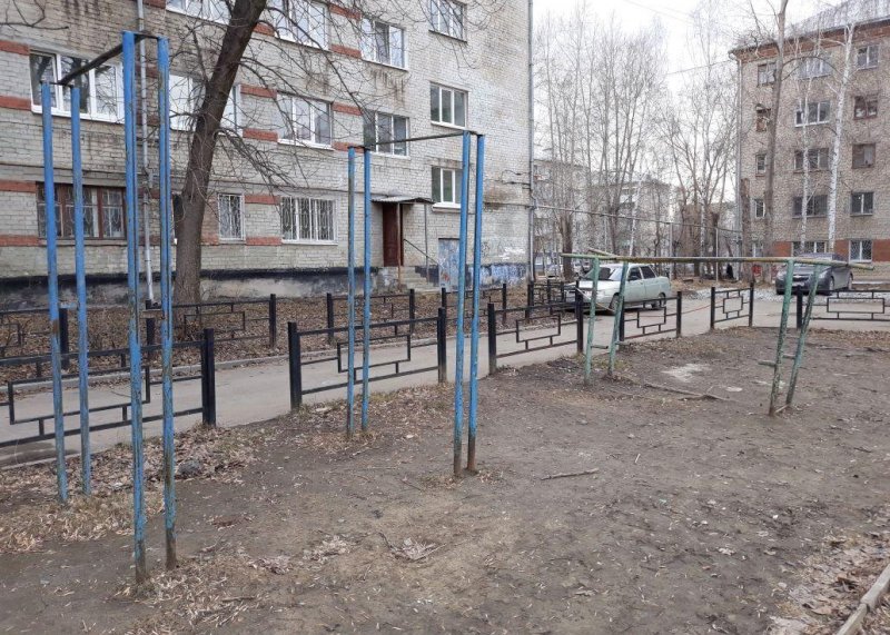 Площадка для воркаута в городе Екатеринбург №8423 Маленькая Современная фото