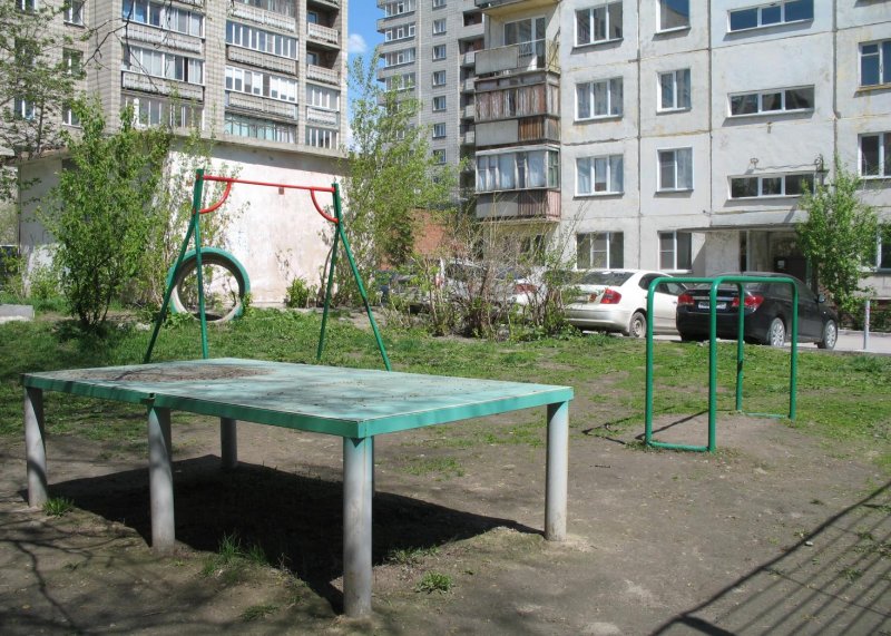 Площадка для воркаута в городе Новосибирск №8548 Маленькая Современная фото