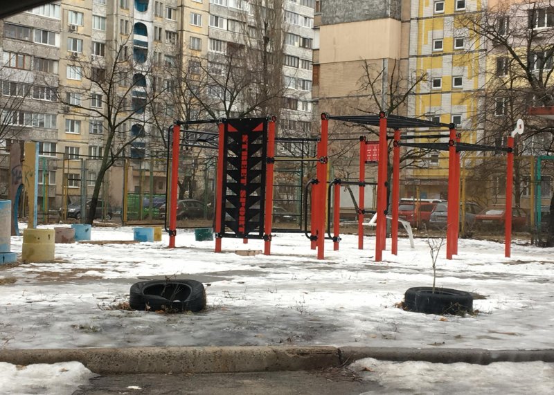 Площадка для воркаута в городе Киев №9292 Маленькая Современная фото