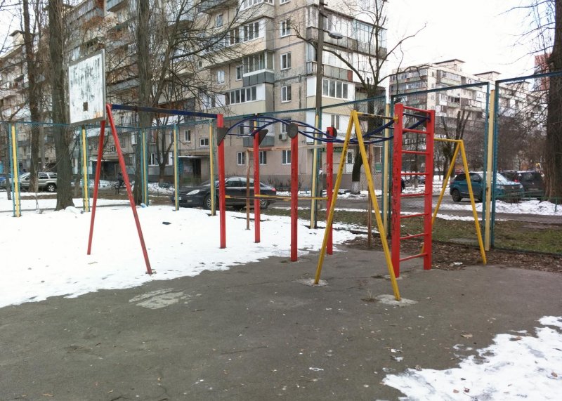 Площадка для воркаута в городе Киев №9333 Маленькая Современная фото