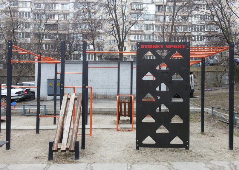 Площадка для воркаута в городе Киев №9454 Маленькая Современная фото