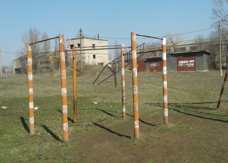 Площадка для воркаута в городе Енакиево №9514 Маленькая Советская фото