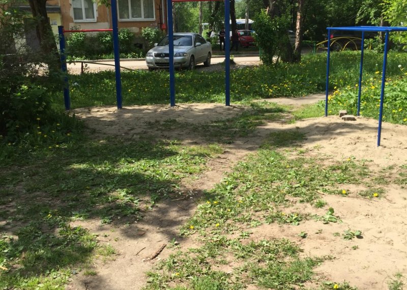 Площадка для воркаута в городе Пермь №9728 Маленькая Современная фото