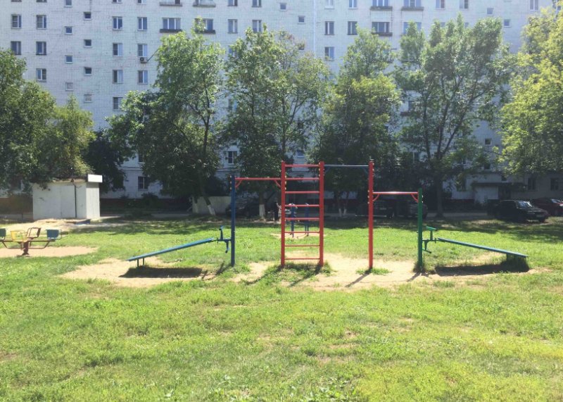 Площадка для воркаута в городе Нижний Новгород №9932 Маленькая Современная фото