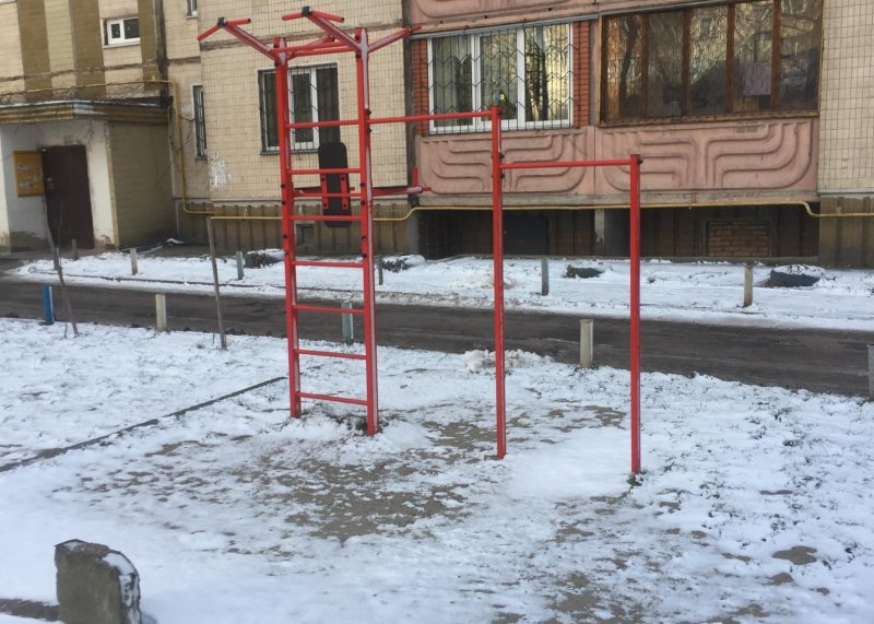 Площадка для воркаута в городе Киев №10533 Маленькая Современная фото