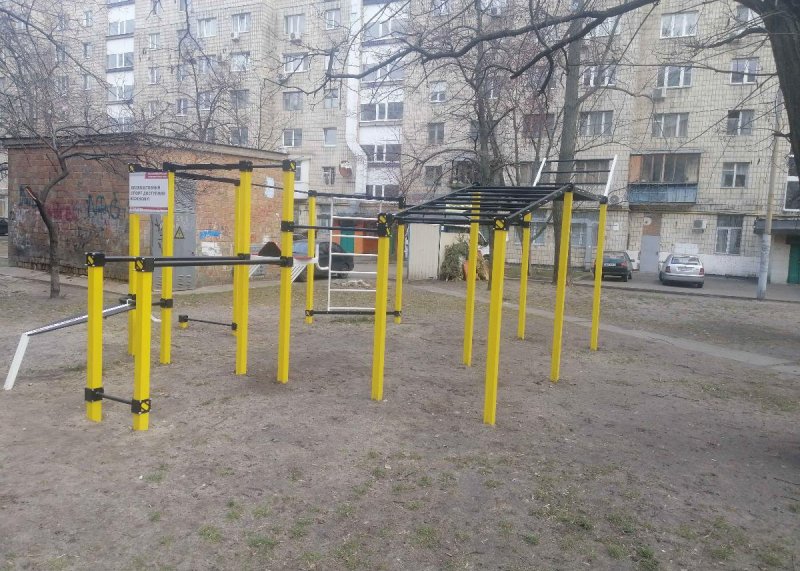 Площадка для воркаута в городе Киев №10568 Маленькая Хомуты фото