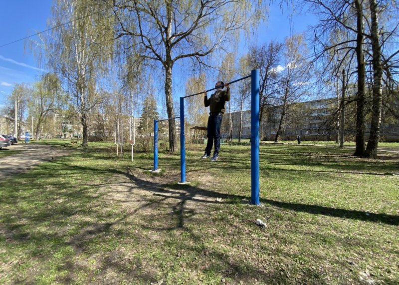 Площадка для воркаута в городе Гусь-Хрустальный №11775 Средняя Современная фото