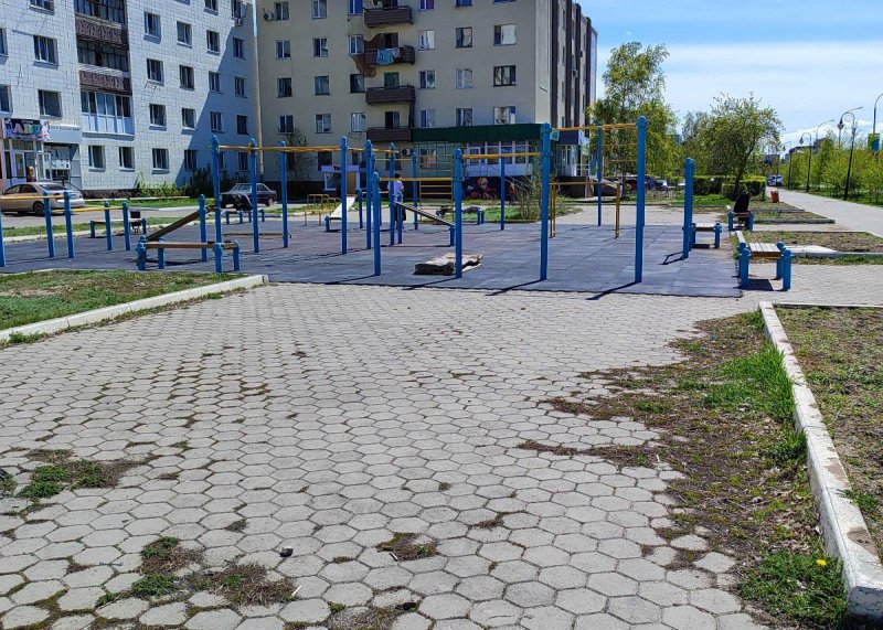 Площадка для воркаута в городе Кокшетау №12798 Средняя Современная фото