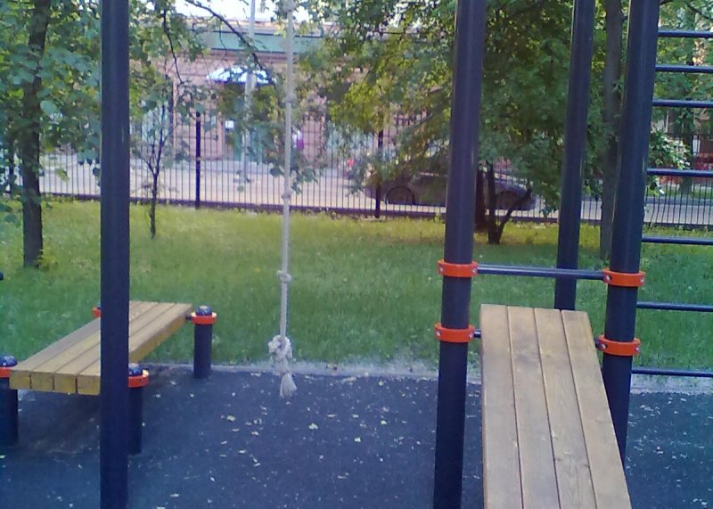 Площадка для воркаута в городе Москва №2184 Маленькая Хомуты фото