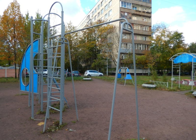 Площадка для воркаута в городе Санкт-Петербург №4407 Маленькая Современная фото
