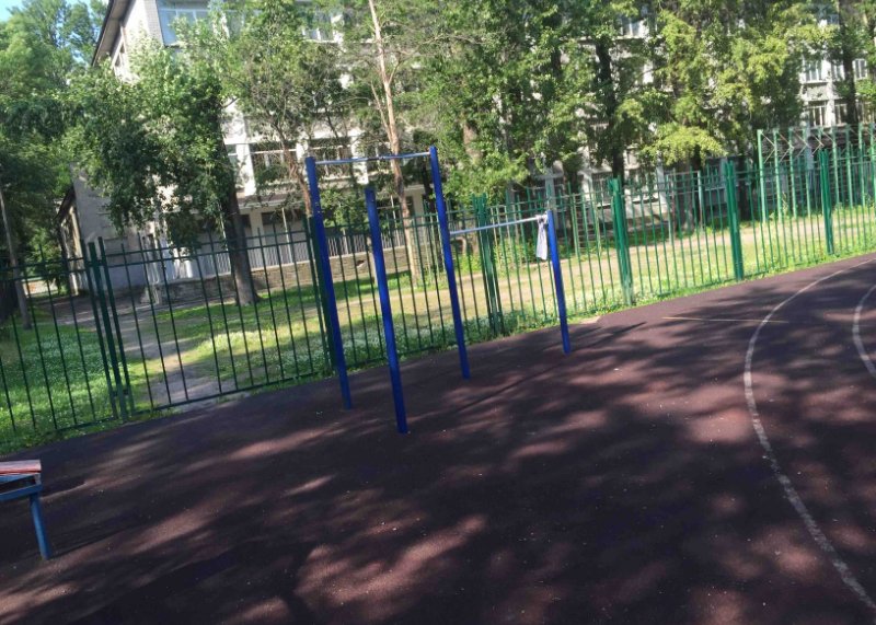 Площадка для воркаута в городе Санкт-Петербург №5323 Маленькая Современная фото