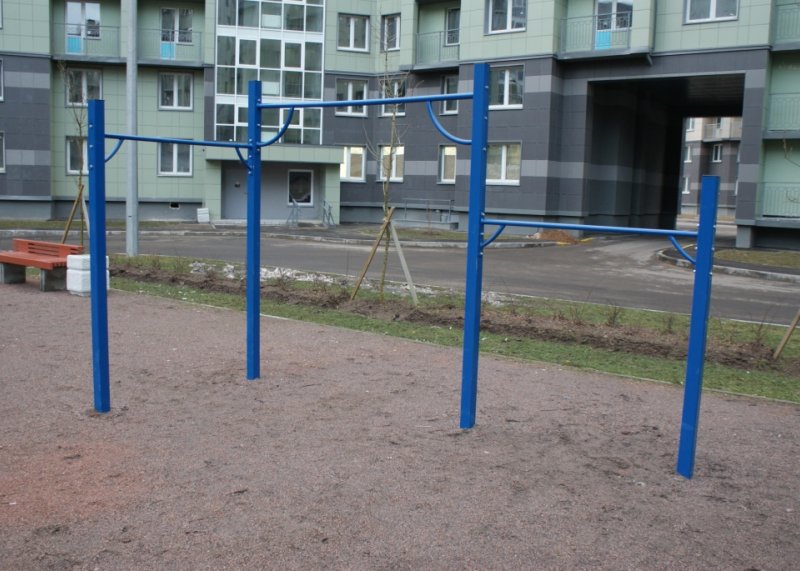 Площадка для воркаута в городе Санкт-Петербург №4836 Маленькая Современная фото