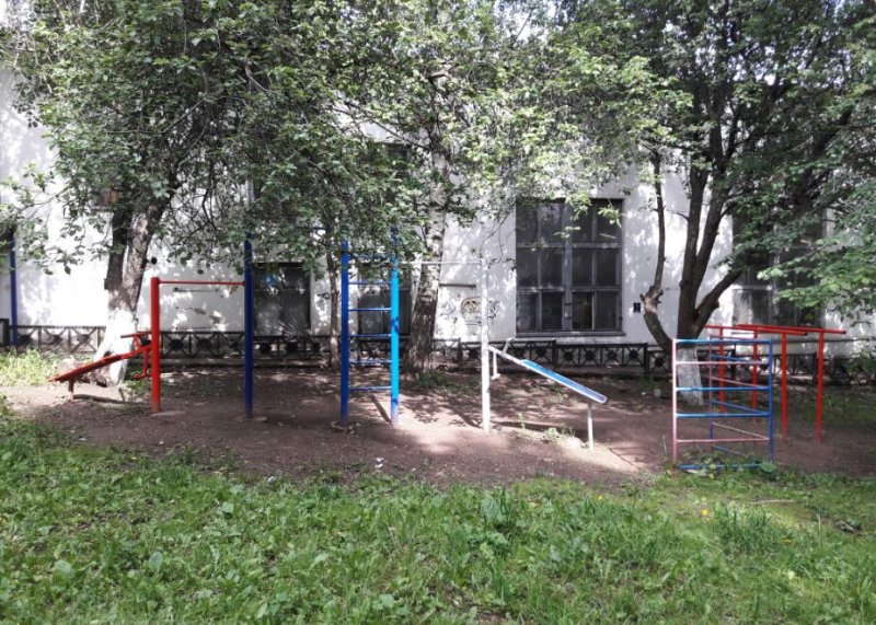 Площадка для воркаута в городе Нижний Новгород №5241 Маленькая Современная фото