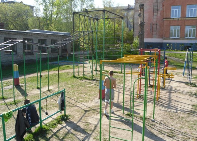 Площадка для воркаута в городе Новосибирск №127 Большая Современная фото