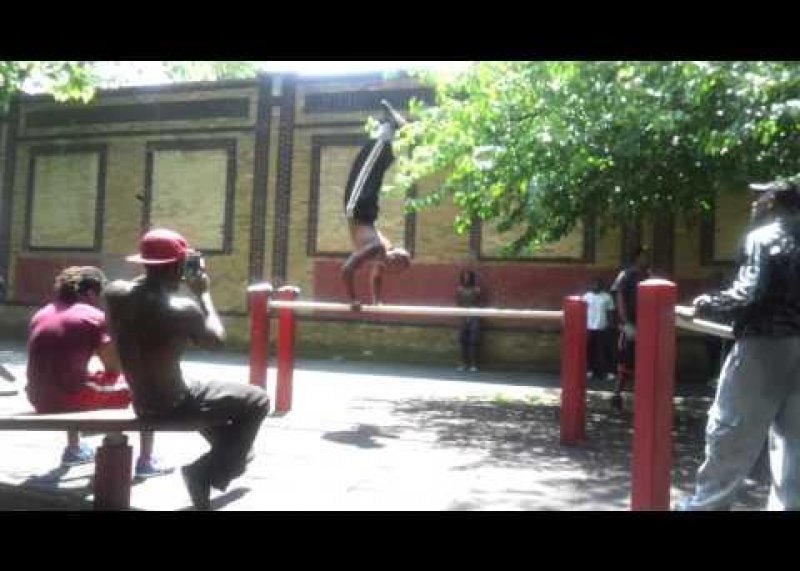 D-Real - Handstand (training in Wingate park)