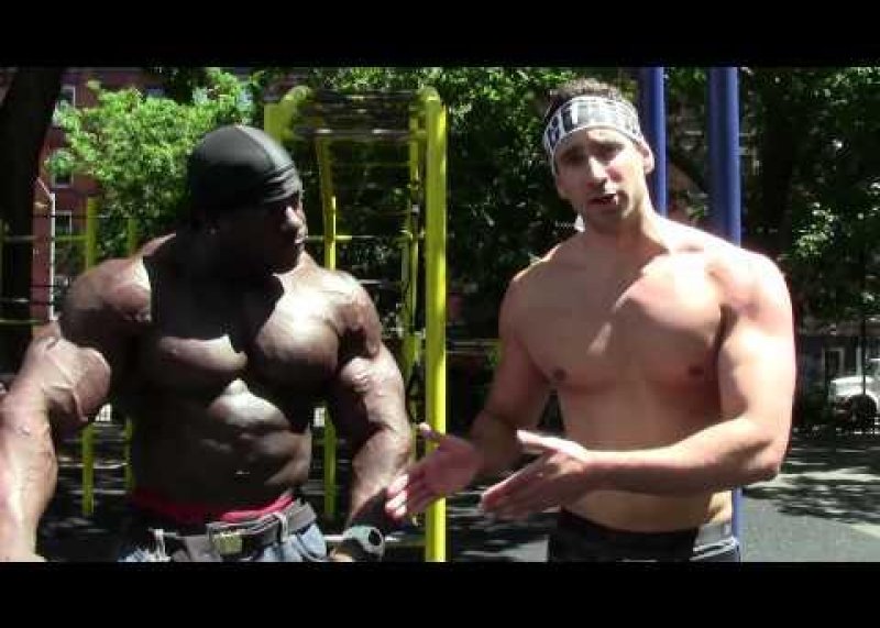 Street Workout With Kali Muscle