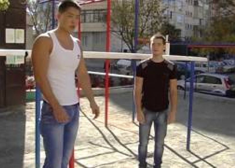 Фрагмент программы "The Overtime": тренировка мышц груди. Street Workout Crimea