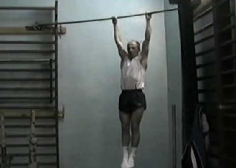Pull ups: 77 for 8 minutes without rest