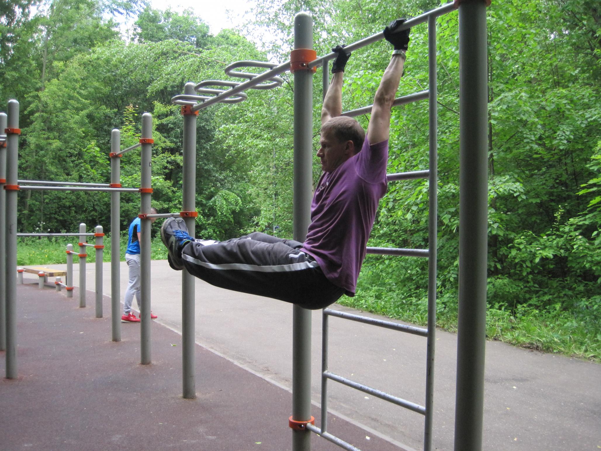 Физические упражнения на шведской стенке